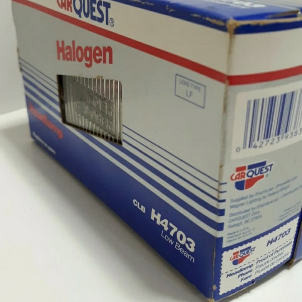 Carquest low beam halogen headlight in box